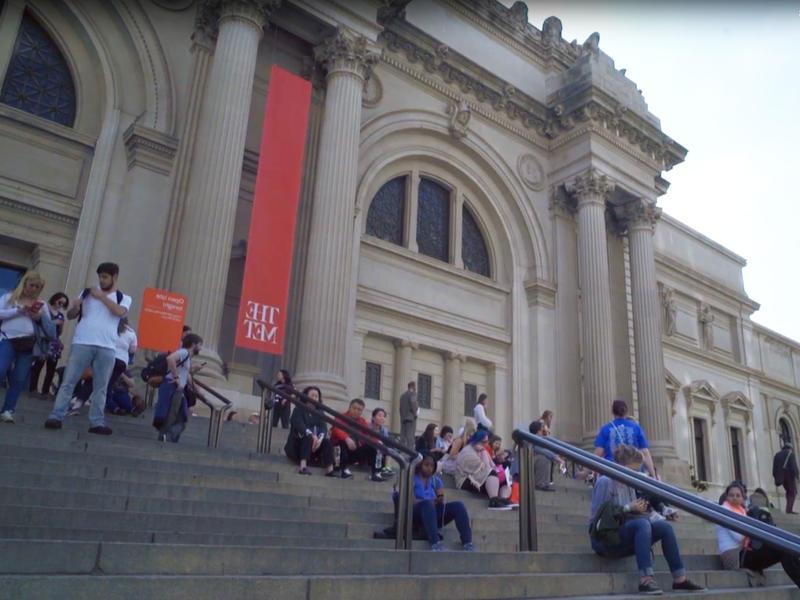 纽约大都会艺术博物馆外